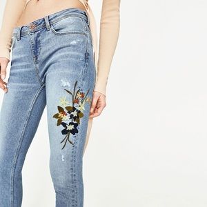 Zara floral Embroidered Jeans